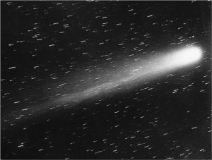 https://commons.wikimedia.org/wiki/File%3AHalley's_Comet_-_May_29_1910.jpg